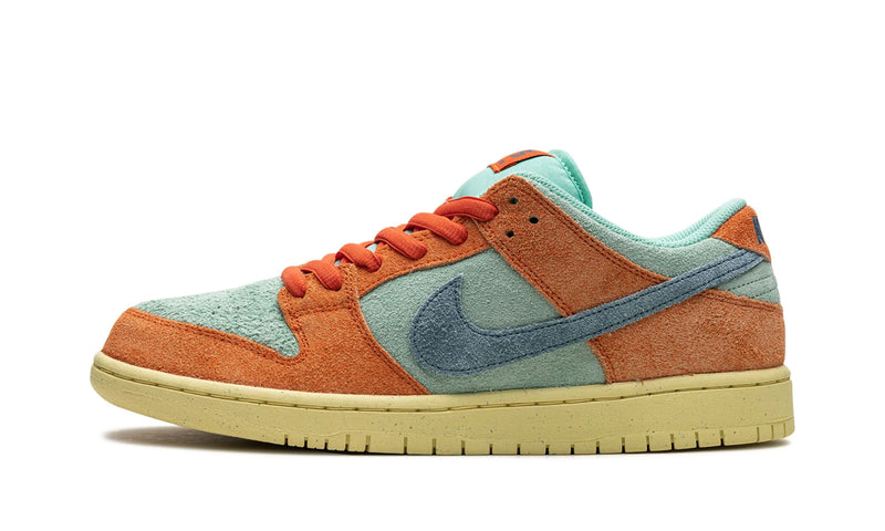 Nike SB Dunk Low "Orange Emerald Rise"