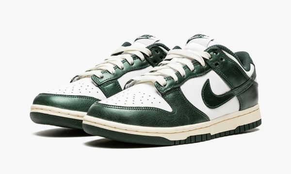 Nike Dunk Low "Vintage Green" (W)