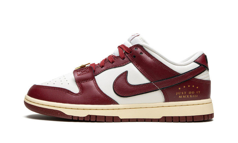 Nike Dunk Low SE "Team Red" (W)