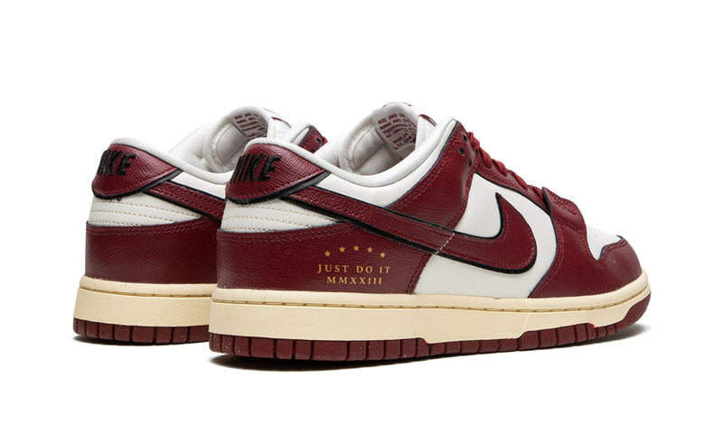 Nike Dunk Low SE "Team Red" (W)