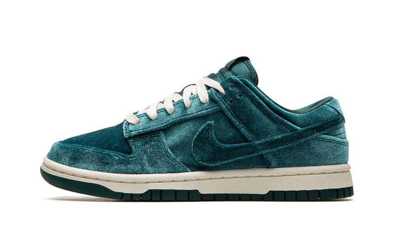 Nike Dunk Low "Velvet Teal" (W)