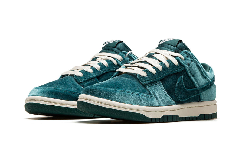 Nike Dunk Low "Velvet Teal" (W)