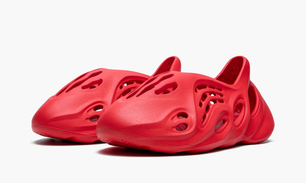 Yeezy Foam RNNR "Vermillion"